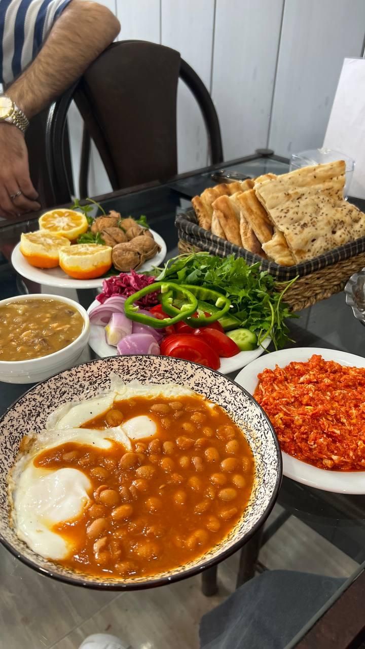 به یک همکار خانم در کافه صبحانه|استخدام خدمات فروشگاه و رستوران|سلمانشهر, |دیوار