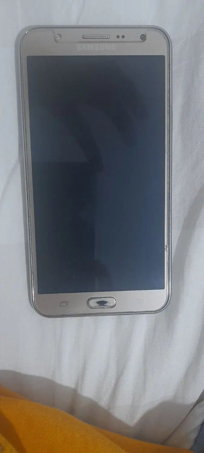 سامسونگ Galaxy J7 با حافظهٔ ۱۶ گیگابایت|موبایل|کرج, شهرک بنفشه|دیوار