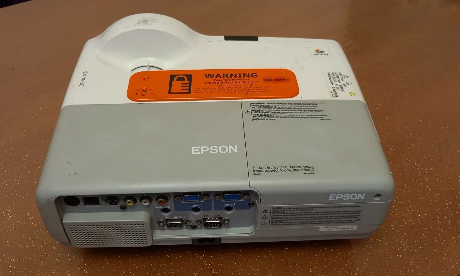 پروژکتور اپسون EMP400W|تلویزیون و پروژکتور|اصفهان, ناصرخسرو|دیوار