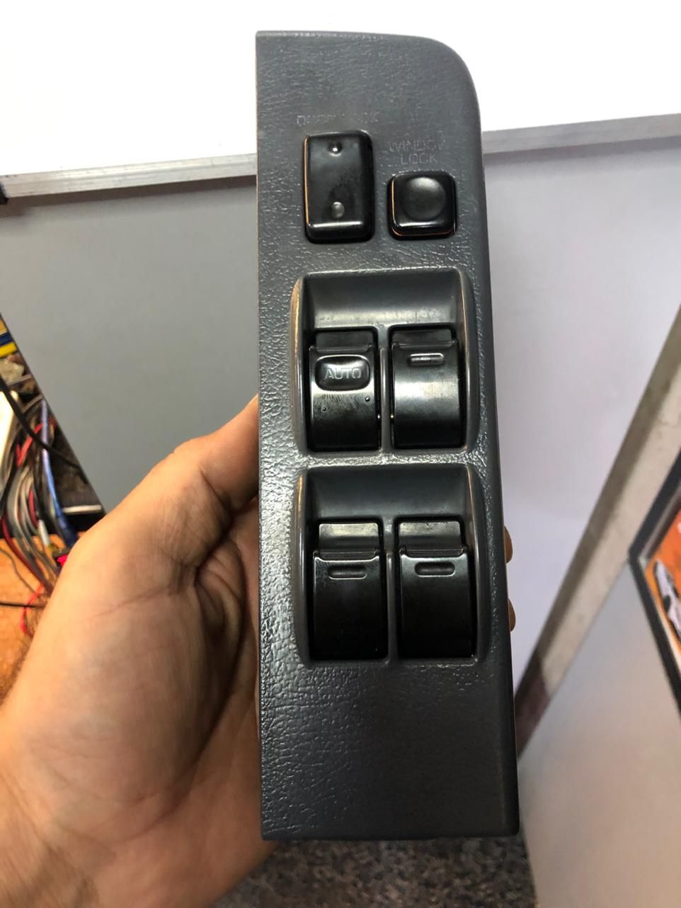 آخرین قیمت کلید بالابر  قفل کمربند نوار بوق میراژ|قطعات یدکی و لوازم جانبی|تهران, کوی بیمه|دیوار