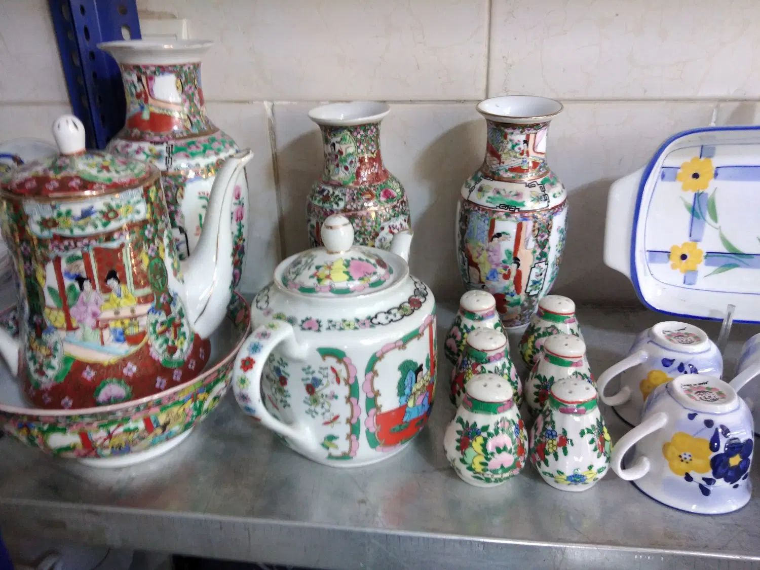 سرویس چایی خوری|ظروف سرو و پذیرایی|اصفهان, باغ فردوس|دیوار