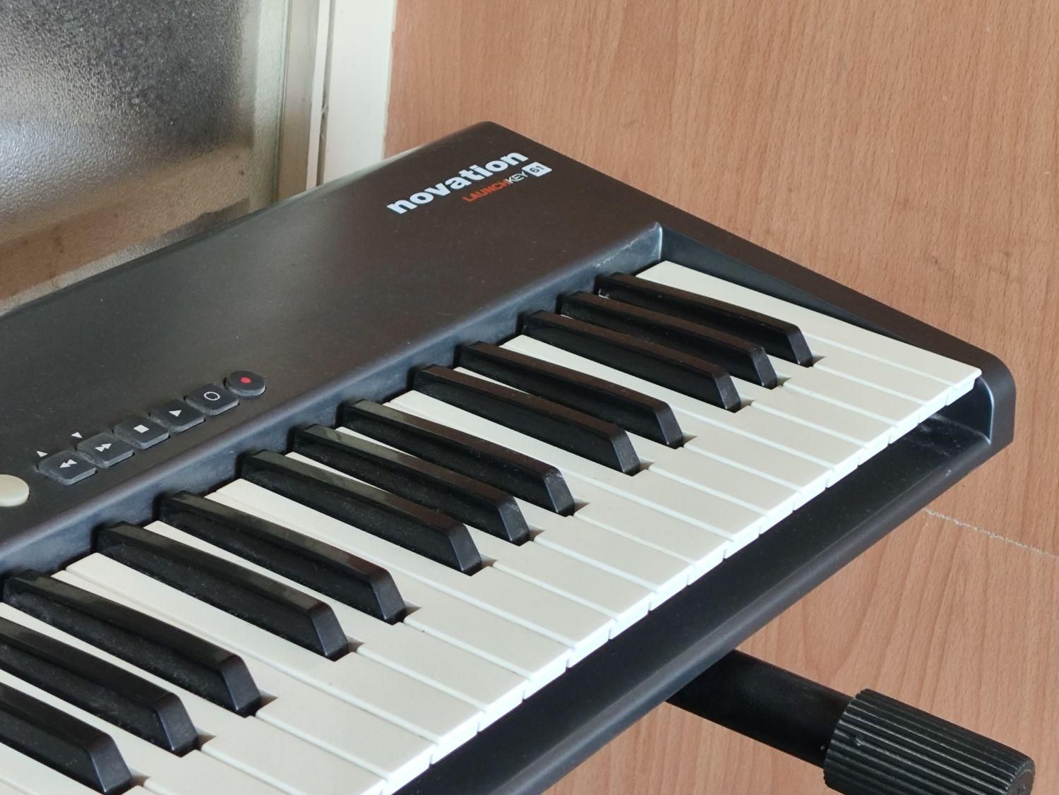 میدی کیبورد novation Launchkey 61|پیانو، کیبورد، آکاردئون|اصفهان, ملک‌شهر|دیوار