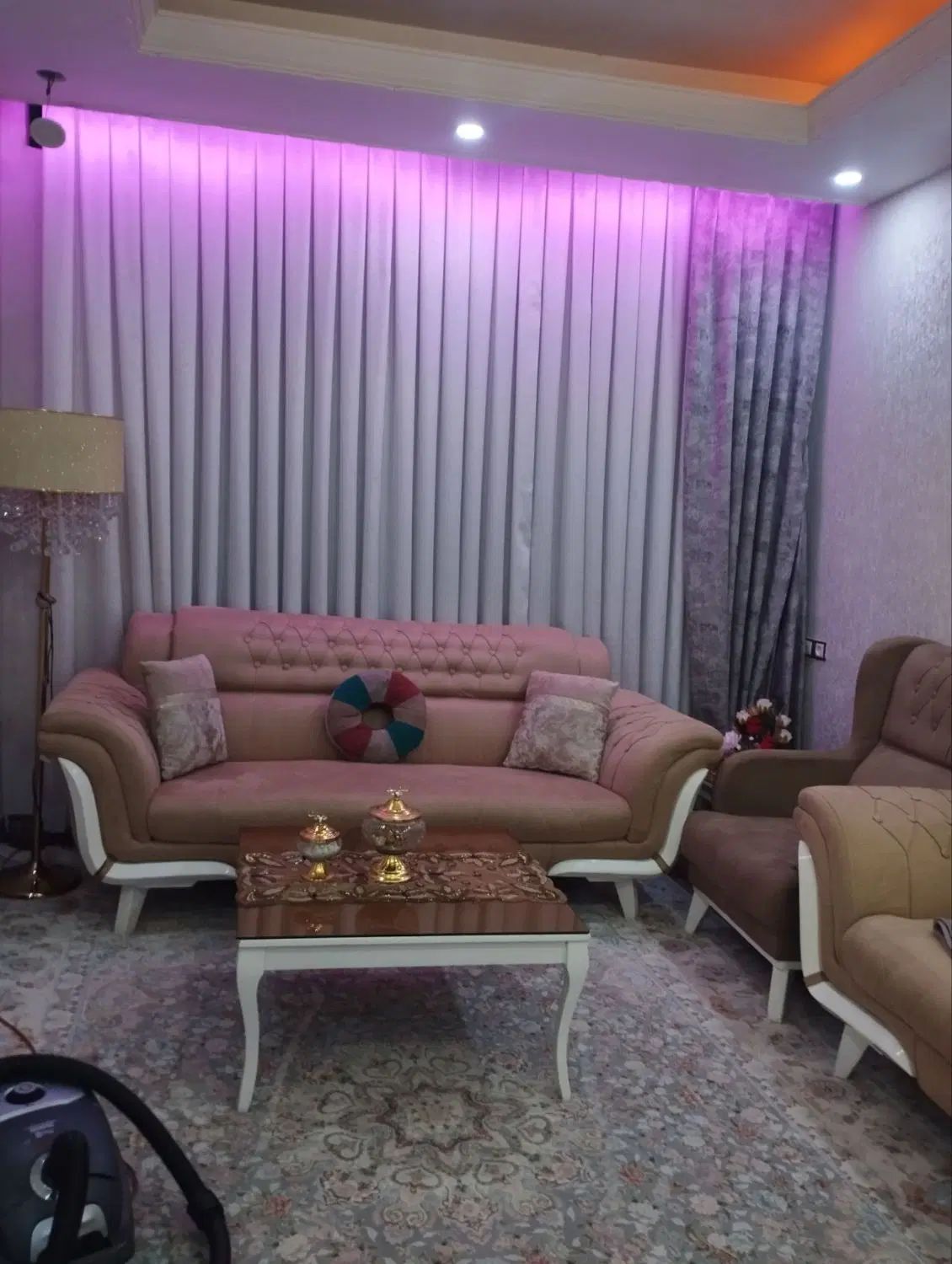 مبل هفت نفره نونو|مبلمان خانگی و میز عسلی|کرج, حصارک بالا|دیوار