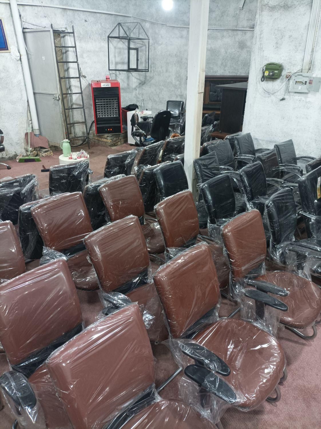 صندلی‌های اداری استوک در حد نو|صندلی و نیمکت|مشهد, وحید|دیوار