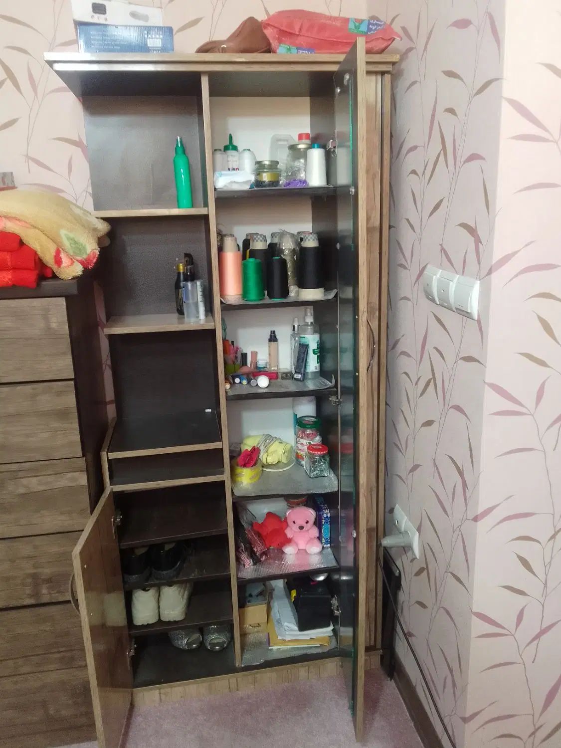 مقداری وسایل خونه برا فروش بعلت نیاز مبرم|تلویزیون و پروژکتور|صدرا-فارس, فاز ۱|دیوار