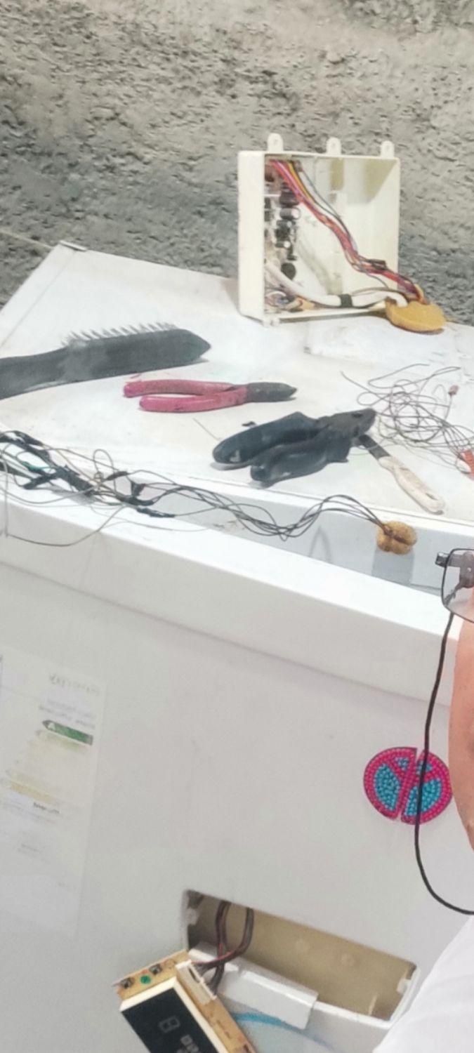 تعمیرات تخصص انواع یخچال.گاز شارژ رنگ نقاشی درب|خدمات پیشه و مهارت|گرگان, |دیوار