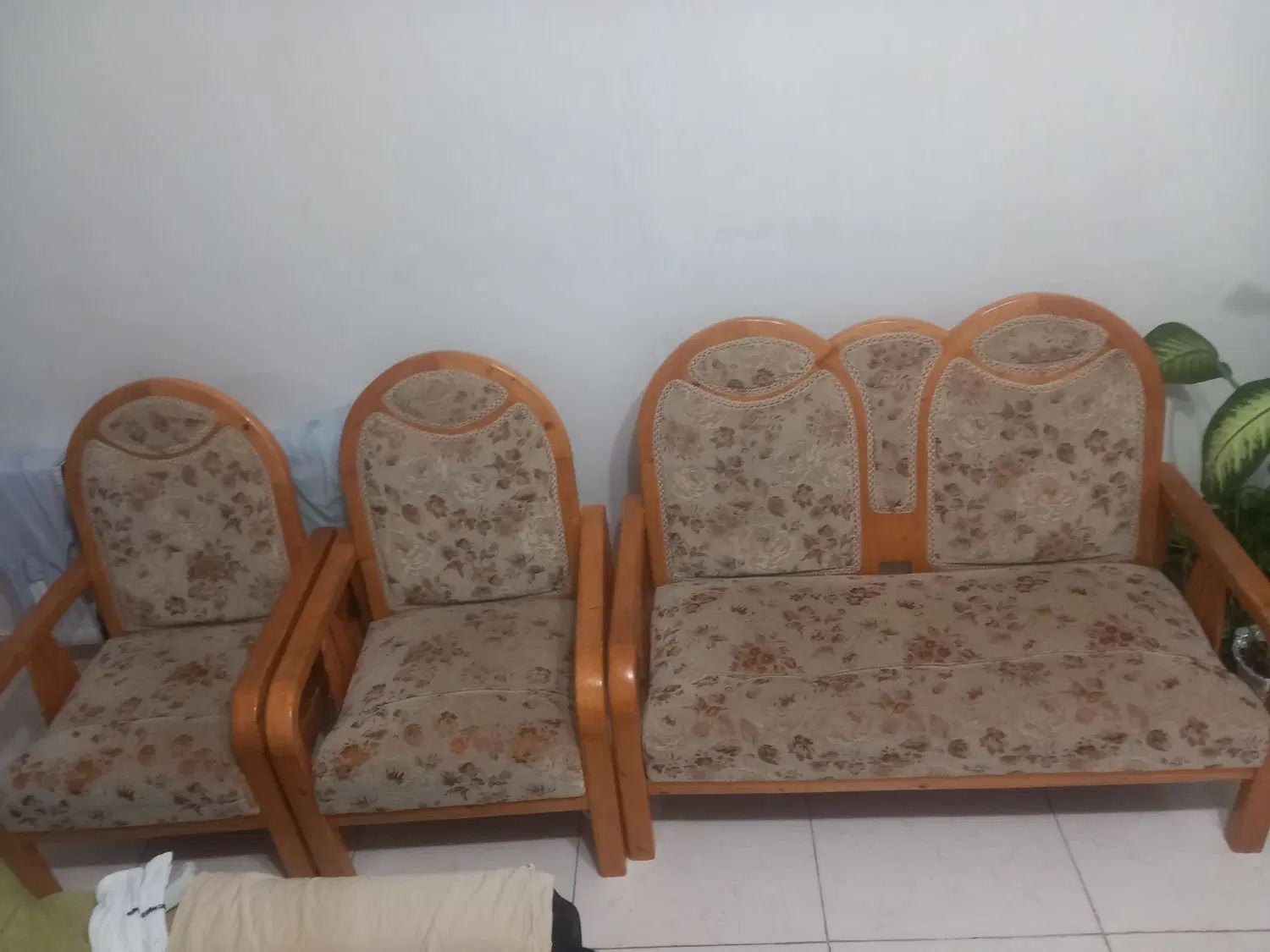 مبل و جلومبلی|مبلمان خانگی و میز عسلی|رشت, کوی مهر|دیوار