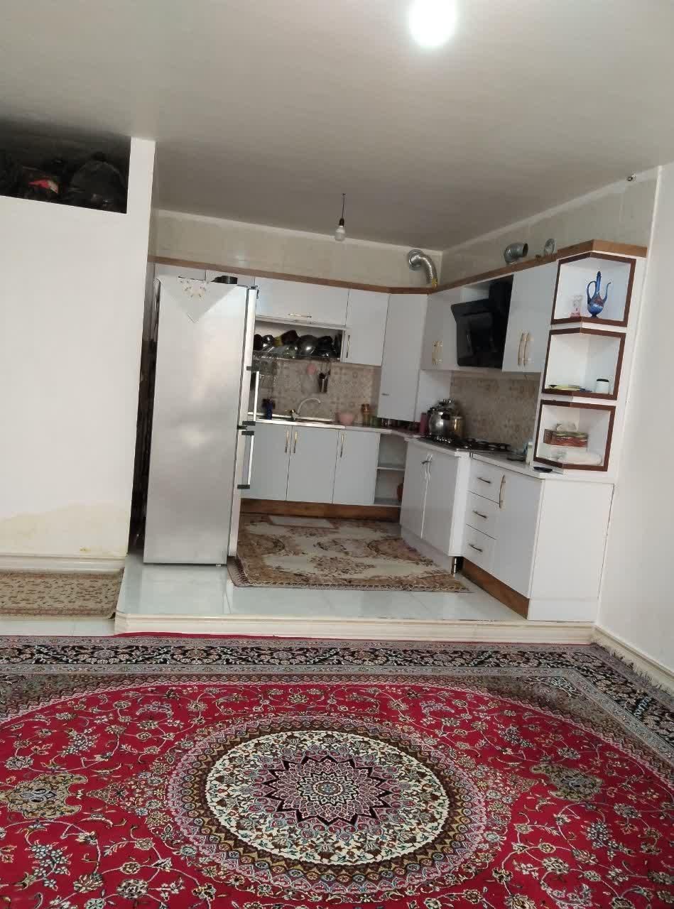 فروش آپارتمان طبقه دوم در کرونی معاوضه با خودرو|فروش آپارتمان|شیراز, میانرود|دیوار