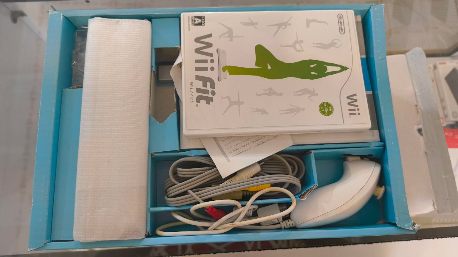 نینتندو وی - Nintendo wii پک ژاپن|کنسول، بازی ویدئویی و آنلاین|بوشهر, |دیوار