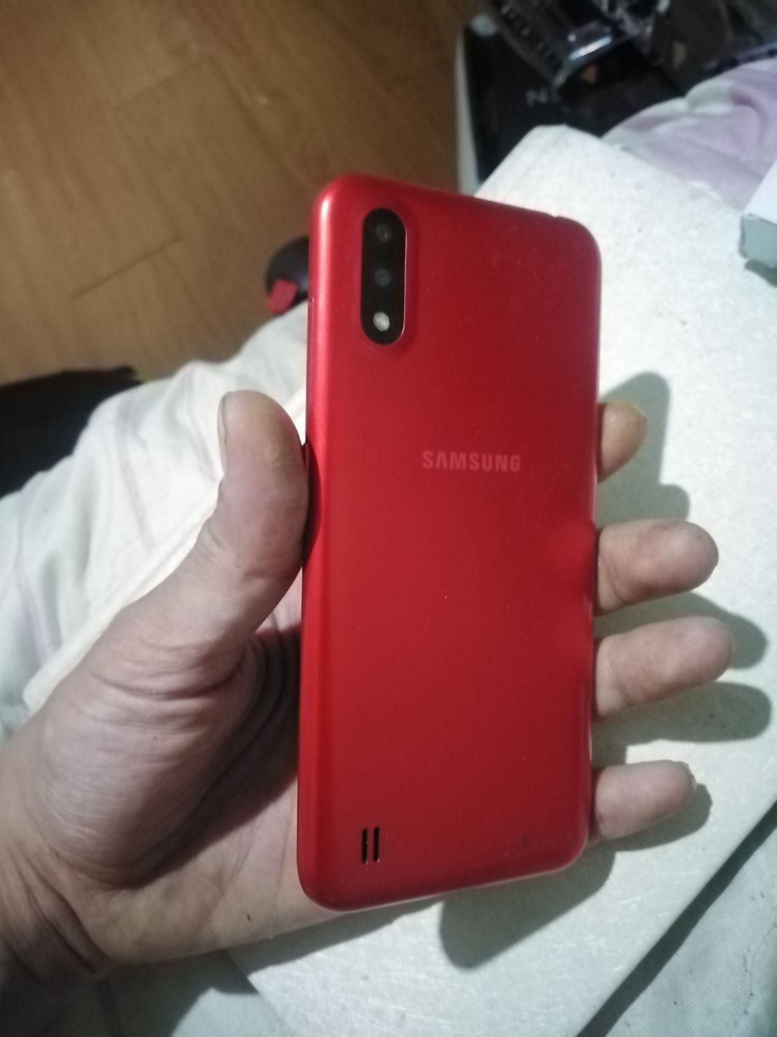 سامسونگ Galaxy A01 قرمز با حافظهٔ ۳۲ گیگ در حد نو|موبایل|تهران, اختیاریه|دیوار