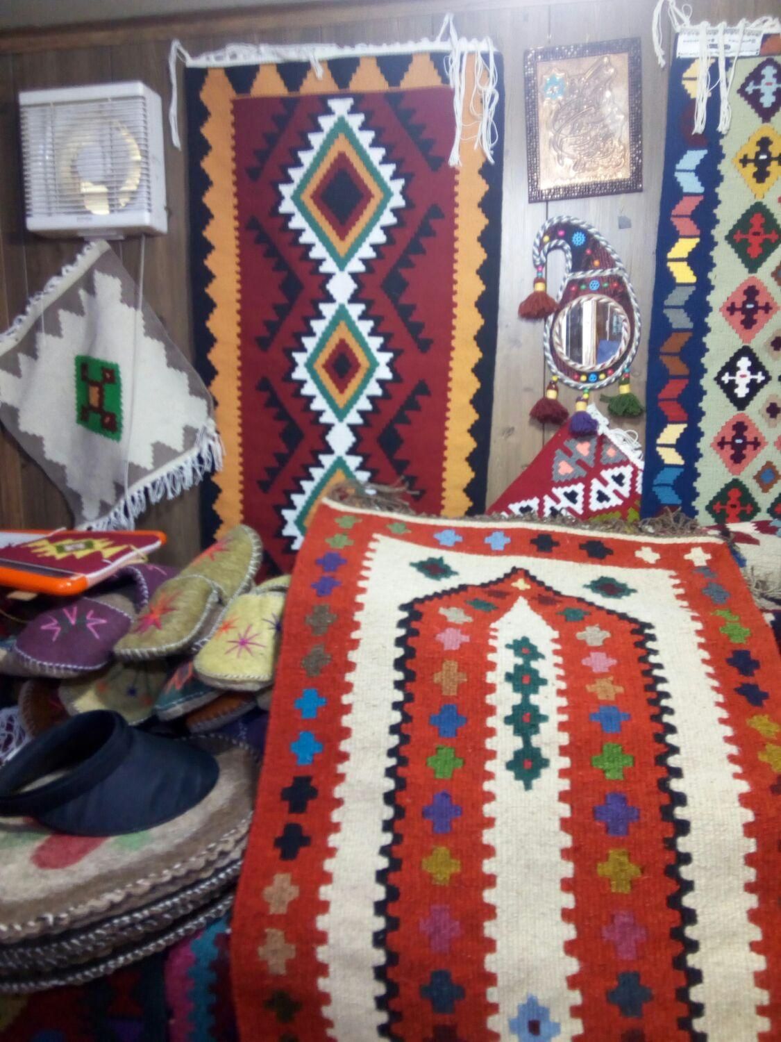 ارومیه دانشکده روبروی ترکمال بازارچه صنایع دستی|گلیم، جاجیم، گبه|ارومیه, |دیوار