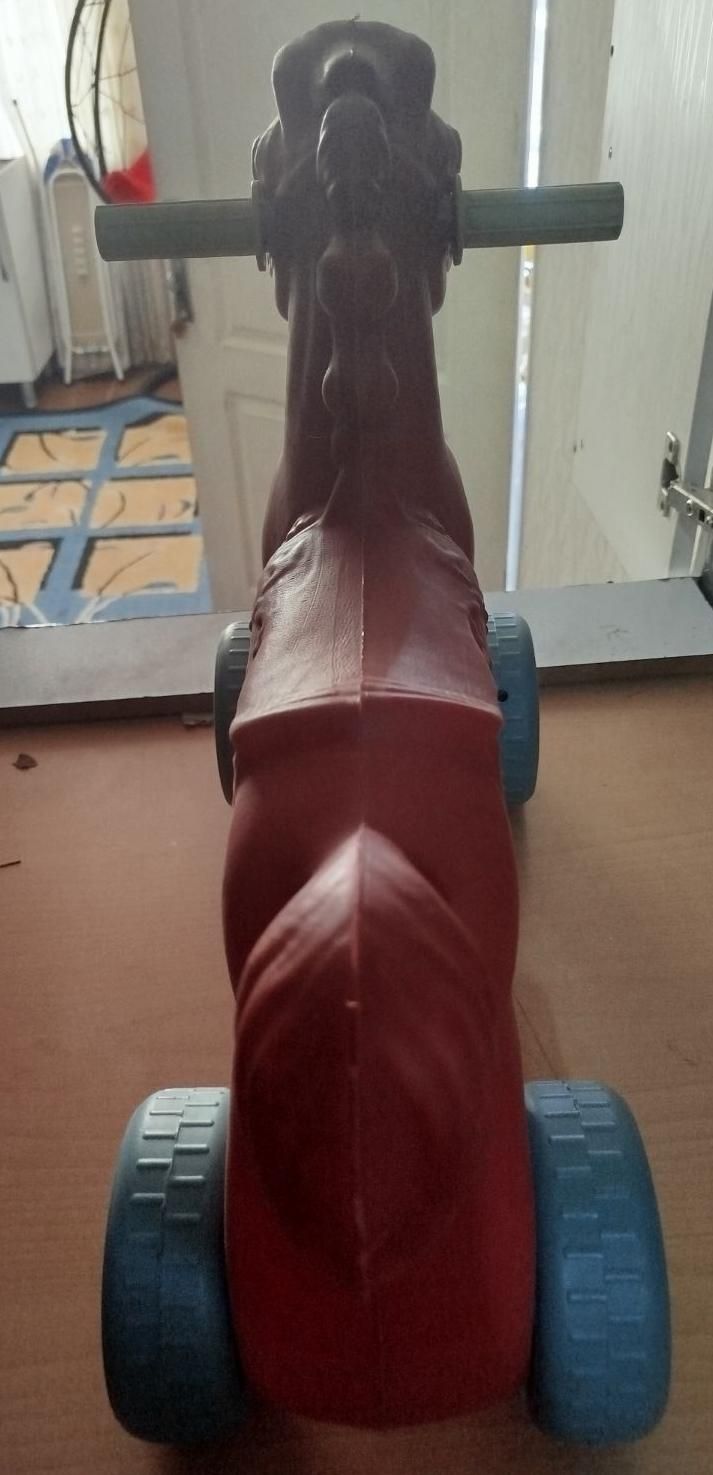 اسب پلاستیکی محکم و سالم|اسباب‌بازی بچه|بروجرد, |دیوار