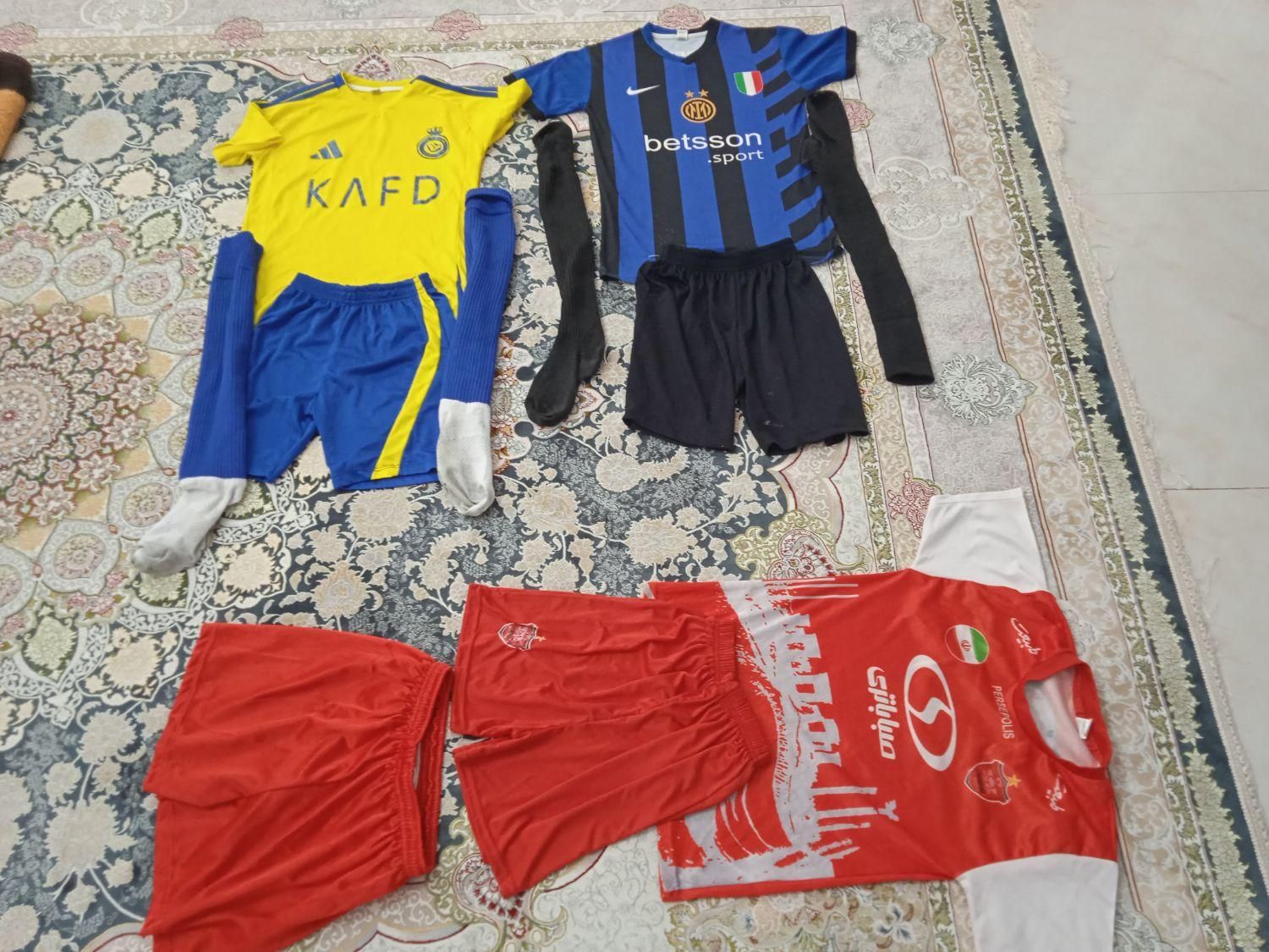 لباس ورزشی فوتبال|تجهیزات ورزشی|خوی, |دیوار