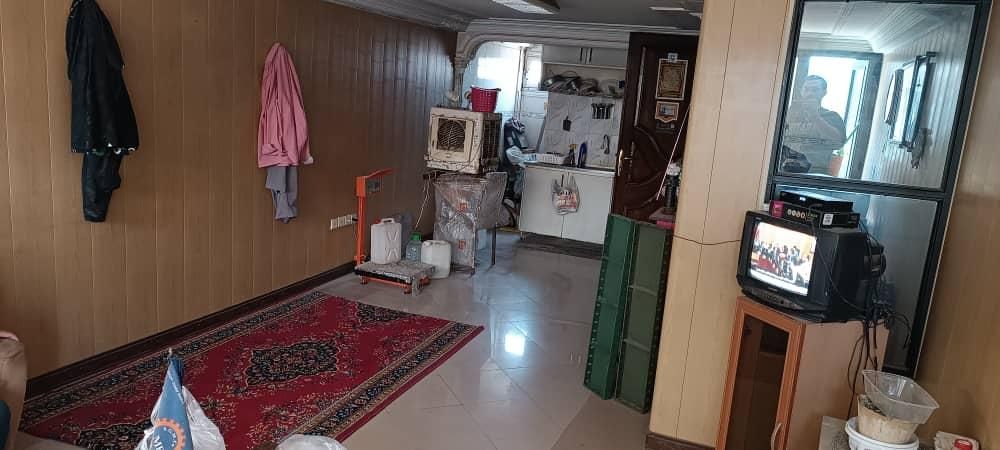 مغازه ۴۰ متری و ۴۰ متر دفتر ، دارای  برق ۳ فاز|اجارهٔ مغازه و غرفه|تهران, شهرک امام خمینی|دیوار