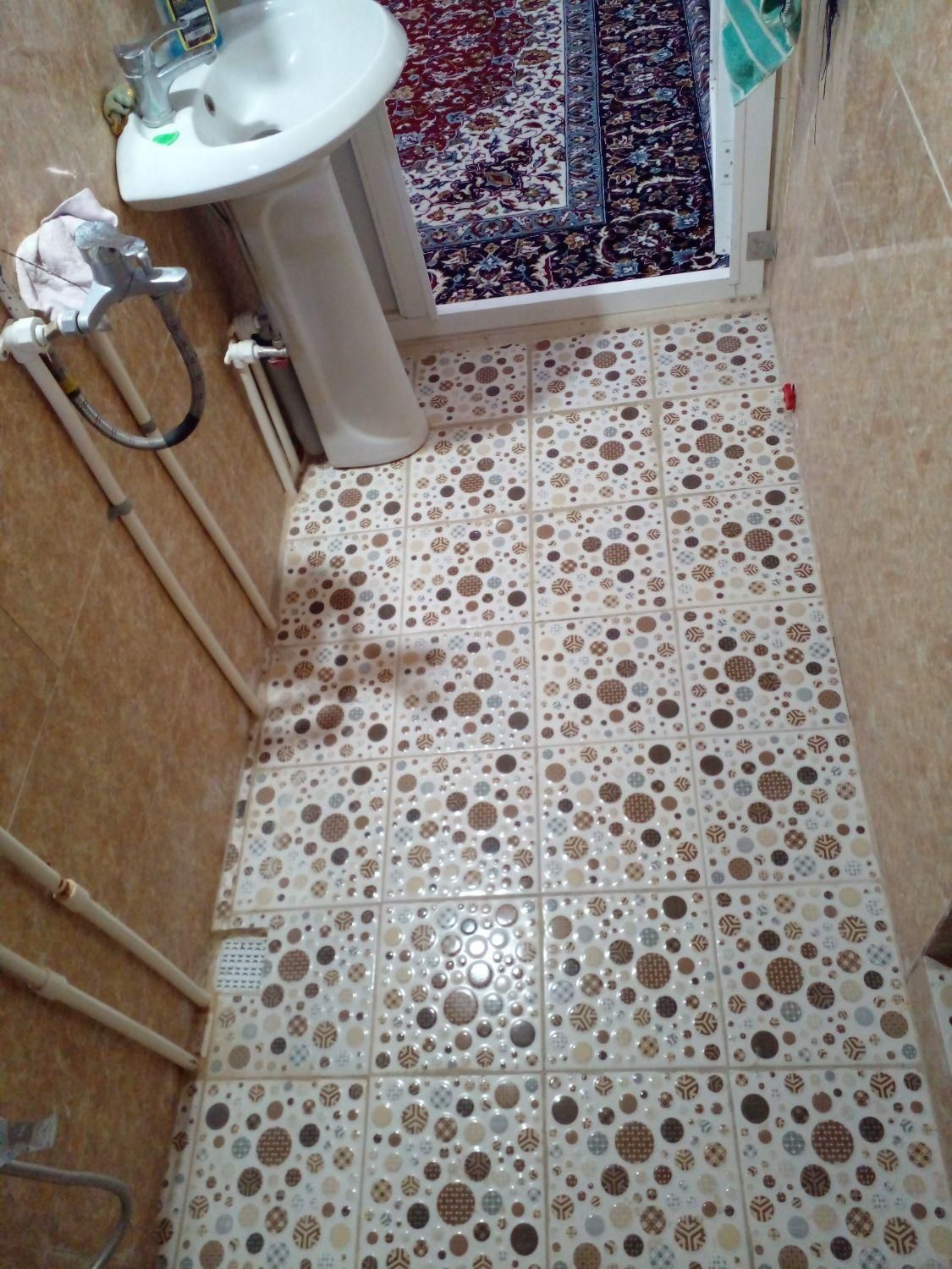 سوئیت همراه با پارکینگ شبانه روز ۶۰۰|اجارهٔ کوتاهمدت آپارتمان و سوئیت|نهاوند, |دیوار