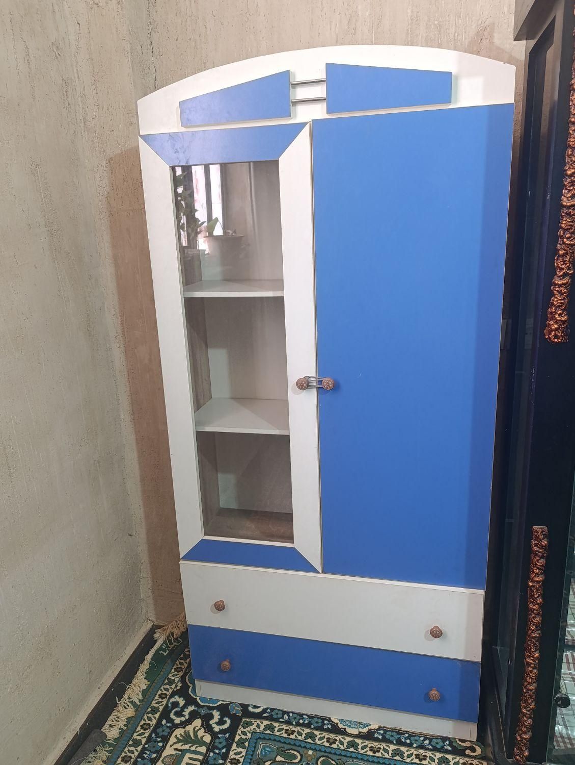 ویترین وکمدلباسی بچه وکمدفلزی|بوفه، ویترین، کنسول|لردگان, |دیوار