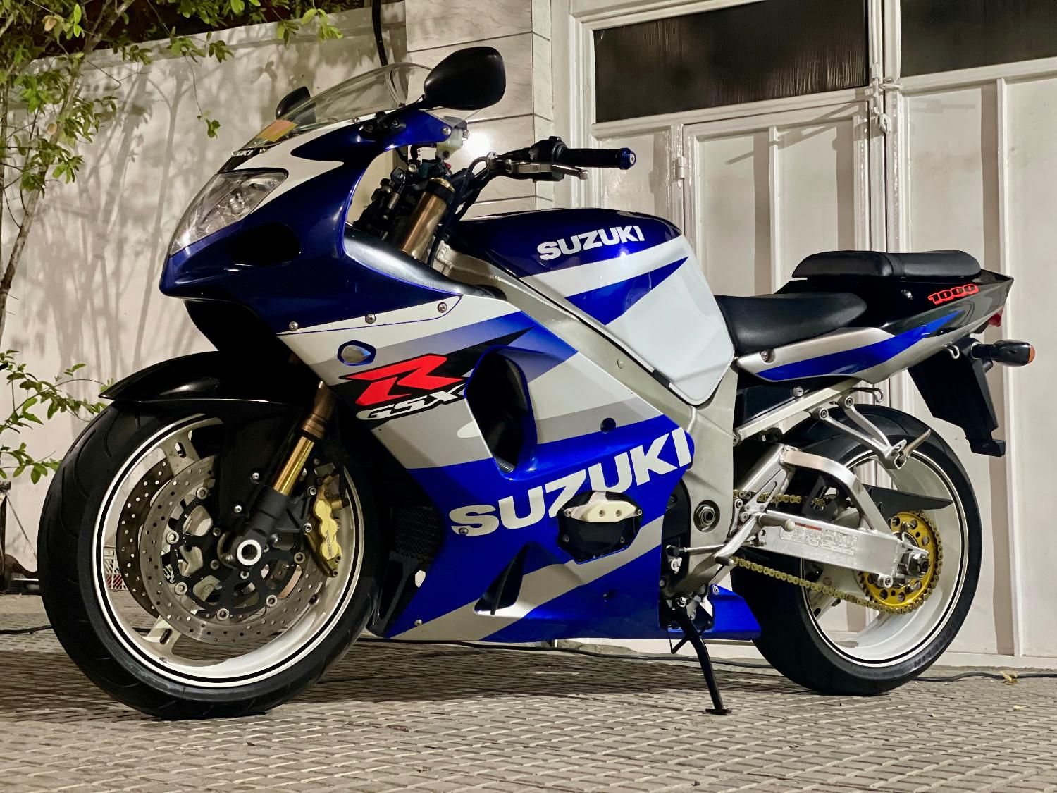 سوزوکی gsx R هزار ۱۰۰۰ سی سی|موتورسیکلت|بندرعباس, |دیوار