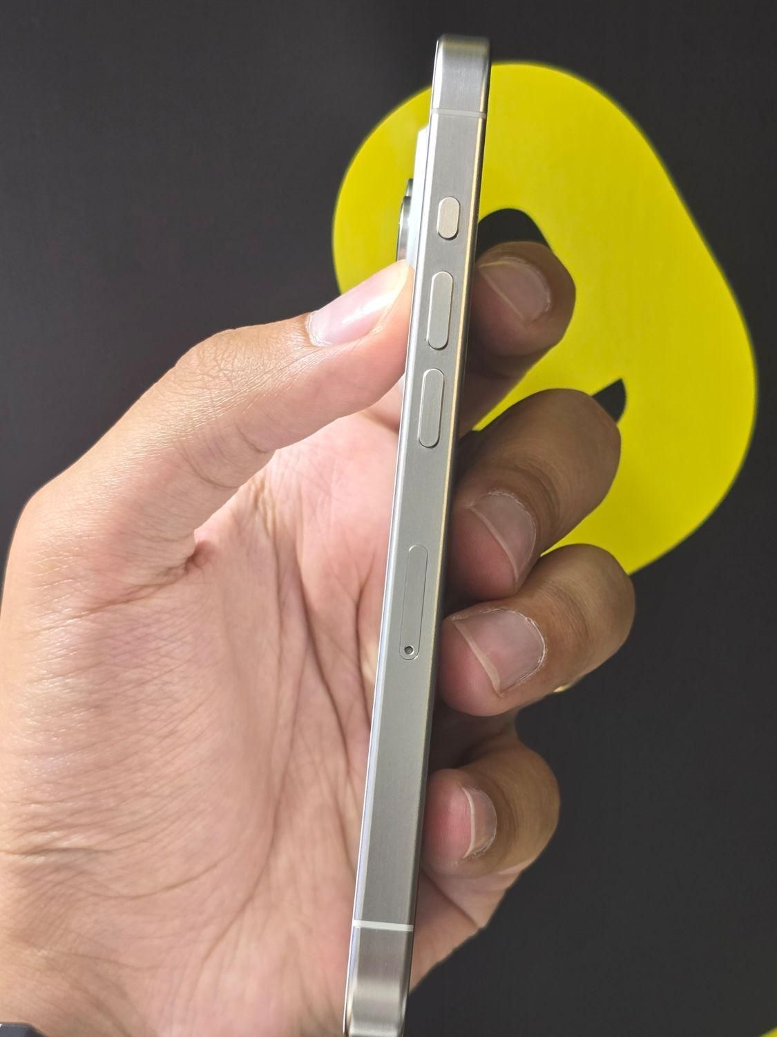 IPhone 15 pro تک سیم|موبایل|کرج, برغان|دیوار