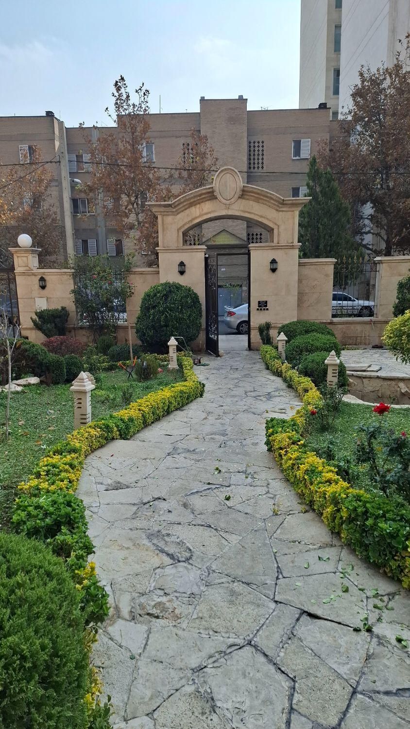 خدماتباغبانی ویژه سرویس درتمام نقاط تهران|خدمات باغبانی و درختکاری|تهران, جهاد|دیوار