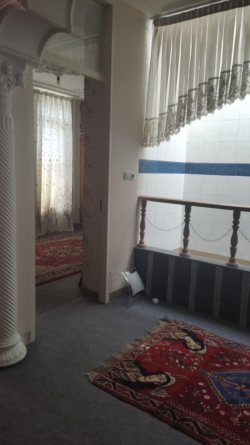 اجاره ی آپارتمان طبقه ی ۲ از ۲ مستقل|اجارهٔ کوتاهمدت آپارتمان و سوئیت|شیراز, شریفآباد|دیوار