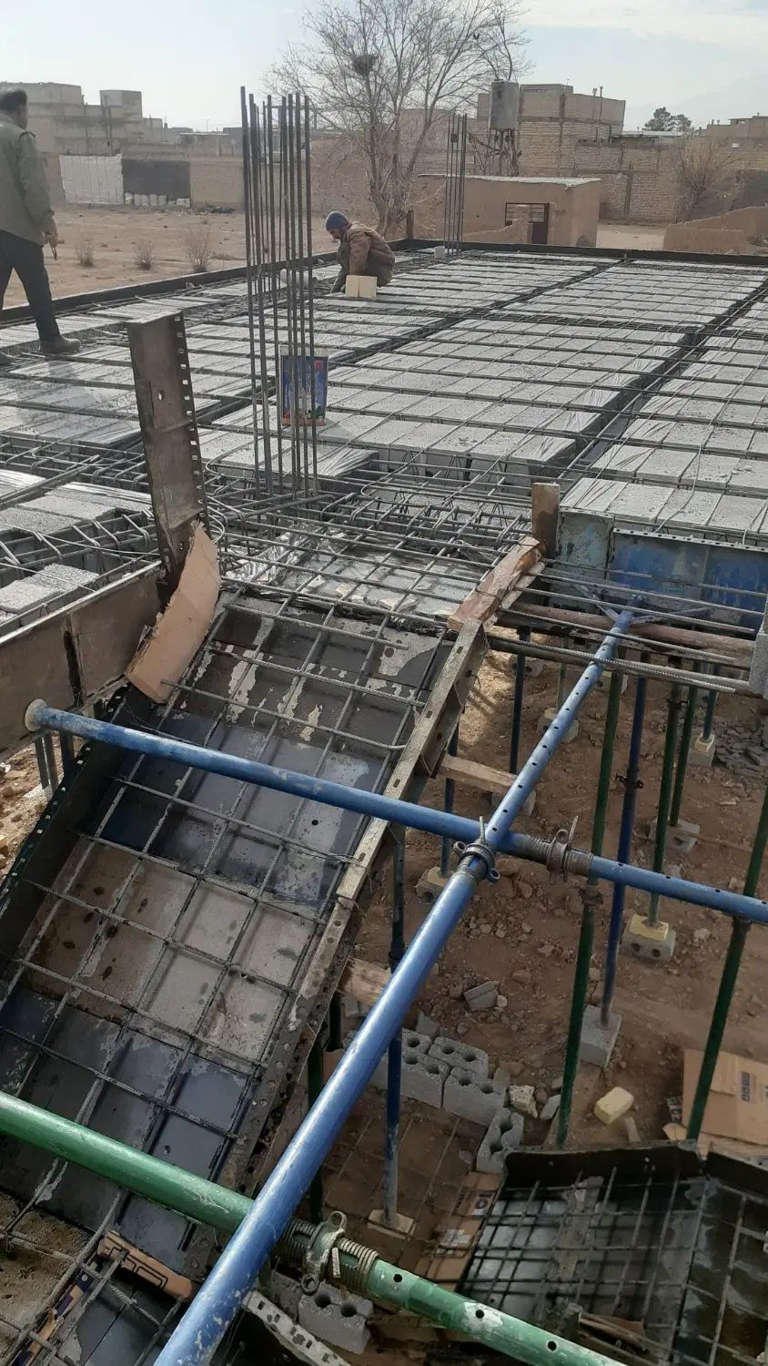 به۲نفر نیرو قالبند نیازمندم نیمچه درحد سیم زدن|استخدام معماری، عمران و ساختمانی|نجف‌آباد, شهرک صنعتی نجف آباد|دیوار