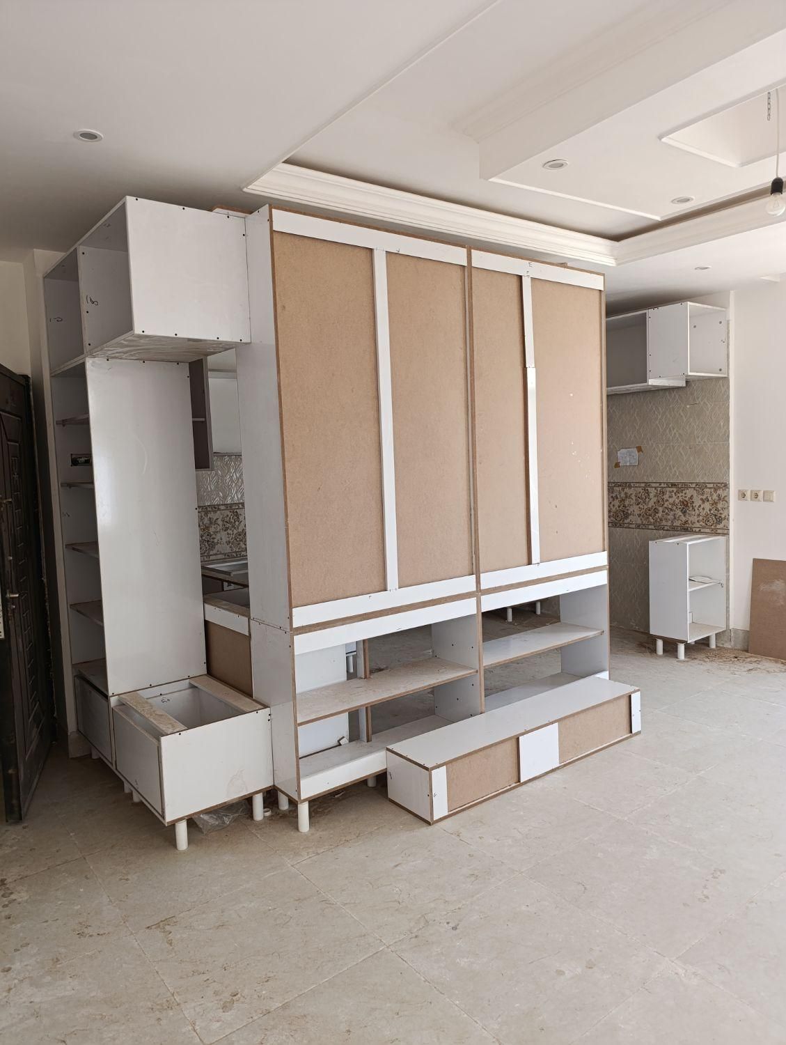 نصب کابینت حرفهای با تراز میلیمتری|خدمات پیشه و مهارت|ساوه, |دیوار