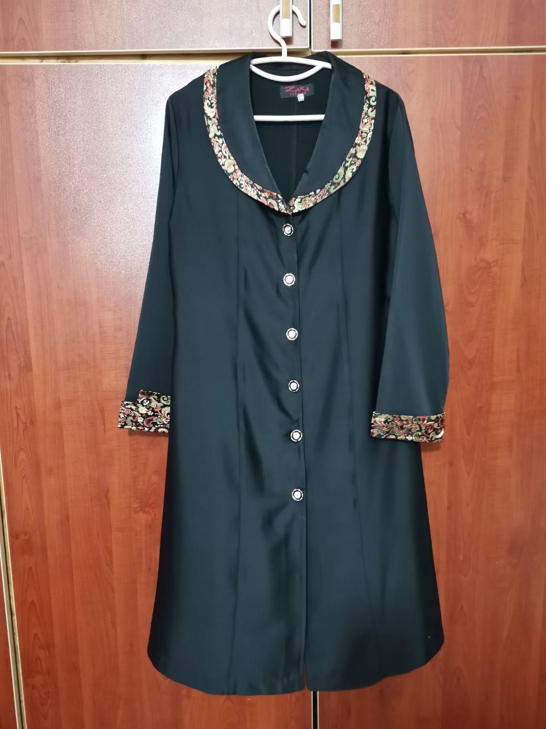 مانتو|لباس|رشت, لاکانی|دیوار