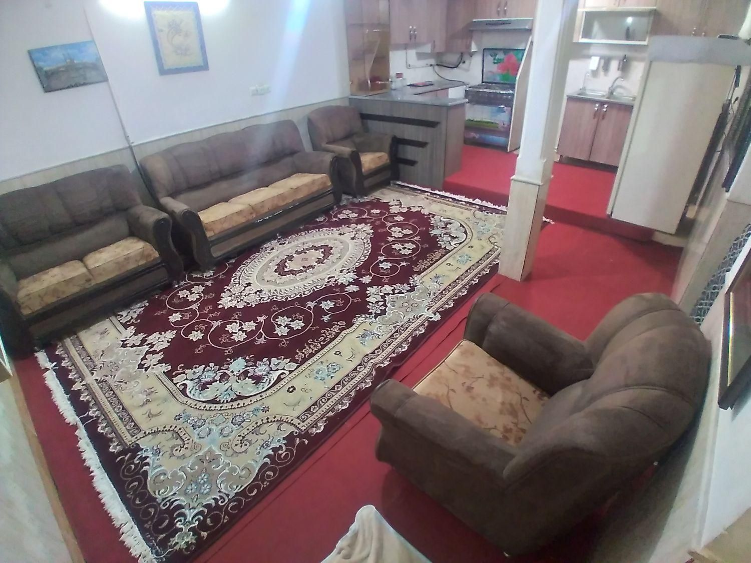 سوییت نقلی تمیز  با کولر گازی|اجارهٔ کوتاه‌مدت آپارتمان و سوئیت|قم, سراجه (۱۵ خرداد)|دیوار