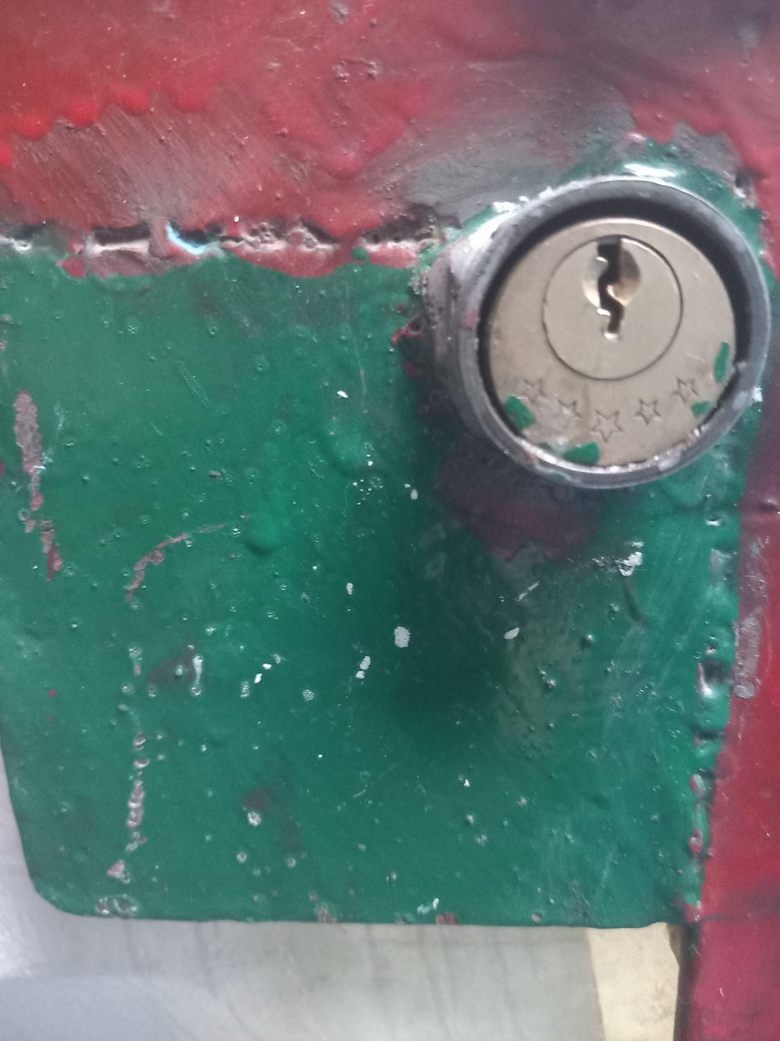 جیحون یک واحد۱۴متری دارای پارک موتور طبقه زیرهمکف