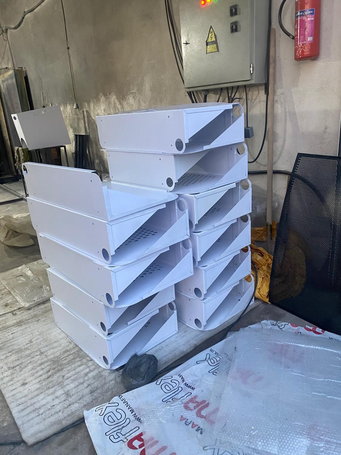 رنگ کوره ای الکترواستاتیک رشت|خدمات پیشه و مهارت|رشت, نظری|دیوار