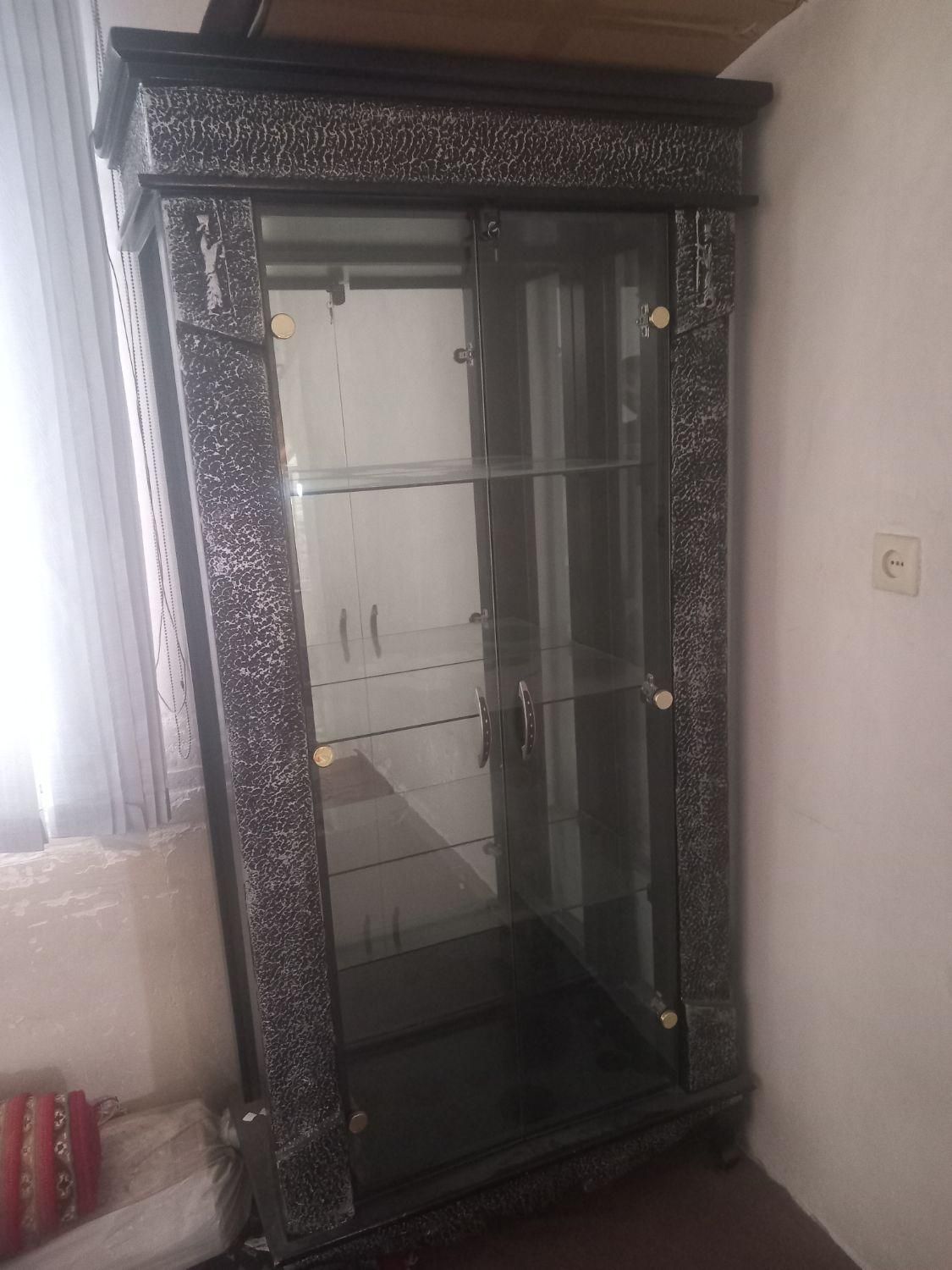 یک عدد بوفه تمیز نو|بوفه، ویترین، کنسول|اسلامآباد غرب, |دیوار