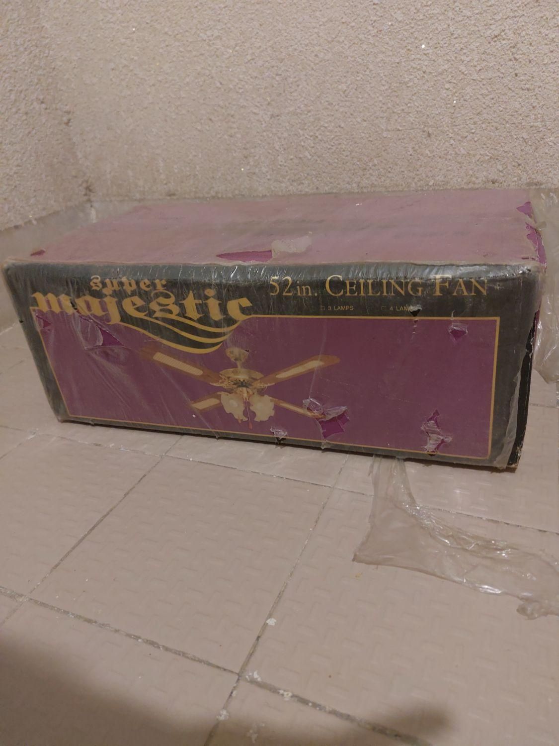 پنکه سقفی چراغدار ( لوستر دار ) آکبند اصل|پنکه و تصفیهکنندهٔ هوا|لاهیجان, کوی خزر|دیوار