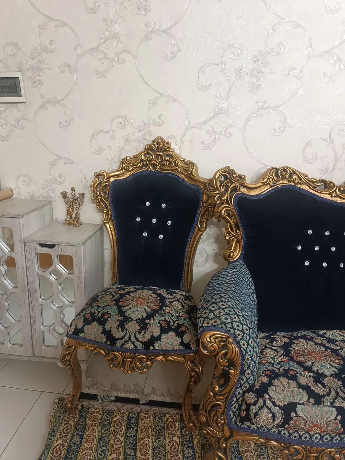 مبل سلطنتی ۹ نفره همراه با دو عدد میزبان|مبلمان خانگی و میز عسلی|تهران, شکوفه (عبدل آباد)|دیوار