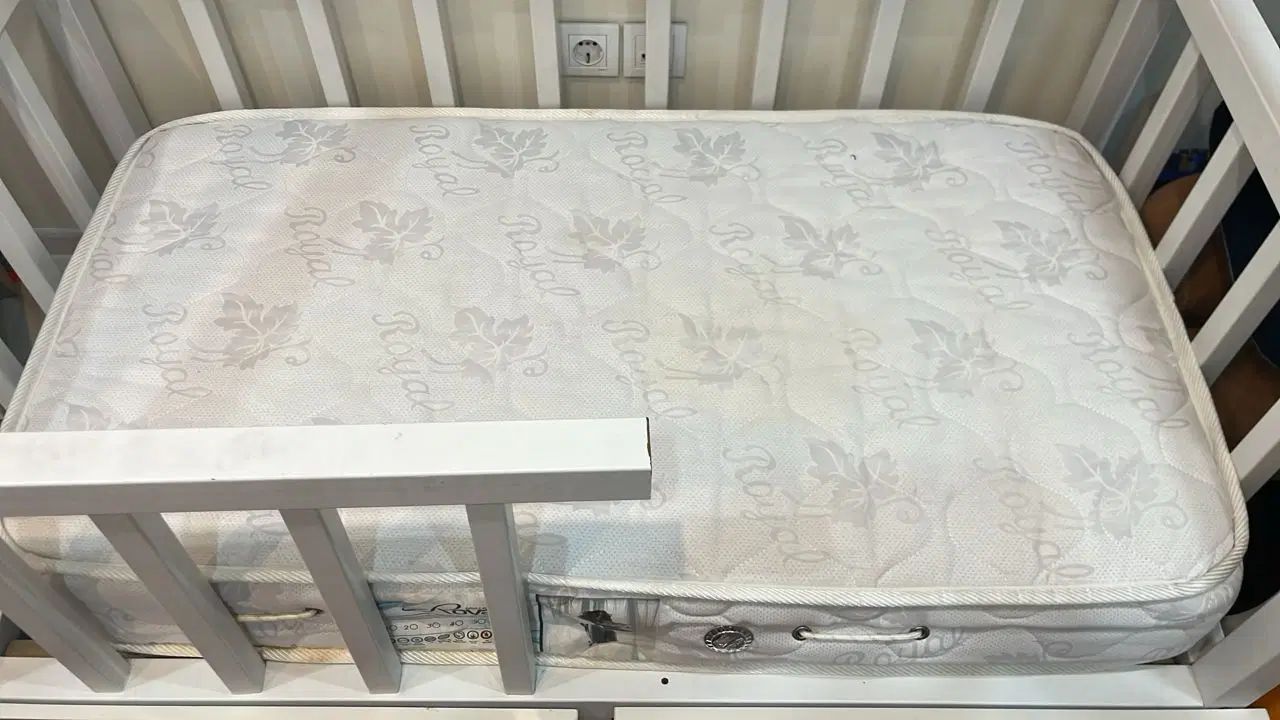 تخت خواب کودک به همراه تشک و دراور و بوفه|اسباب و اثاث بچه|تهران, جوانمردان (اندیشه)|دیوار