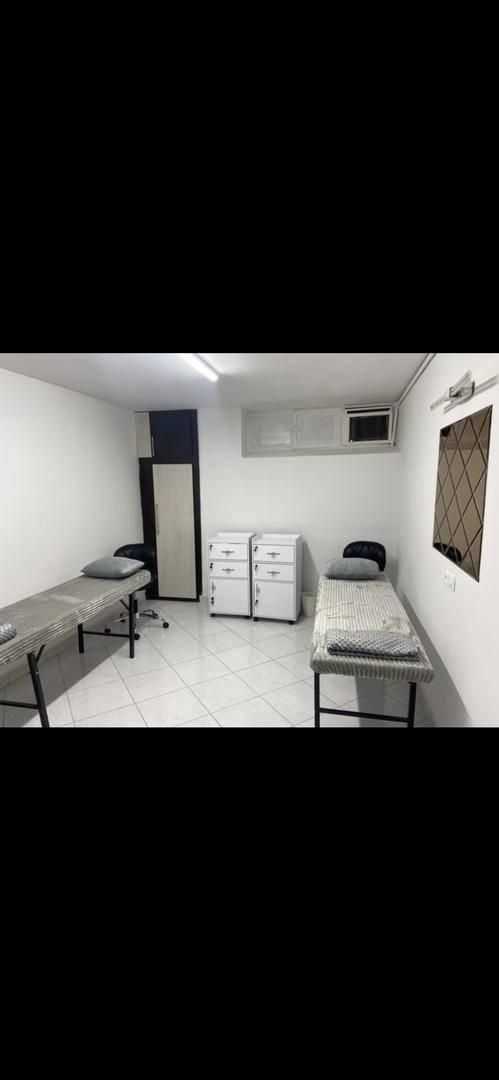 اجاره در سالنی فعال و آموزشگاه آرایشگری (لاین)|خدمات آرایشگری و زیبایی|اصفهان, جلفا|دیوار