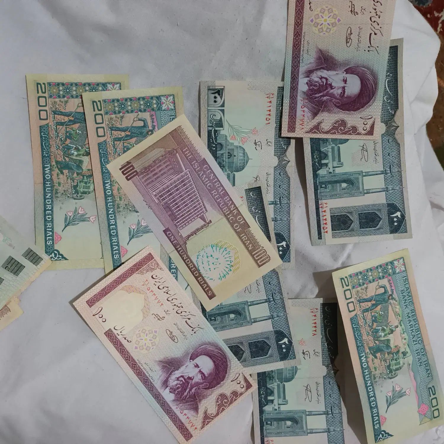 اسکناس وپول قدیمی قرآن قدیمی کلکسیون عتیقه|کلکسیون سکه، تمبر، اسکناس|مشهد, حرم مطهر رضوی|دیوار