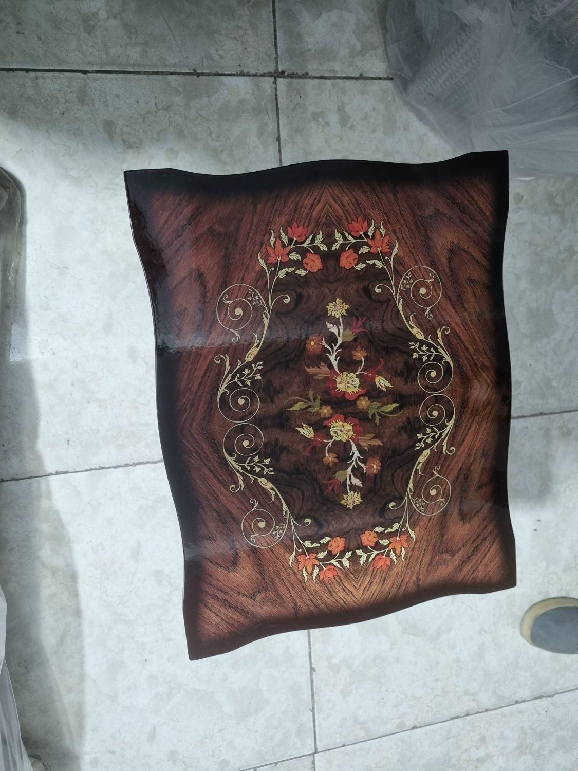 میز جلومبلی چمدانی|مبلمان خانگی و میز عسلی|سیرجان, |دیوار