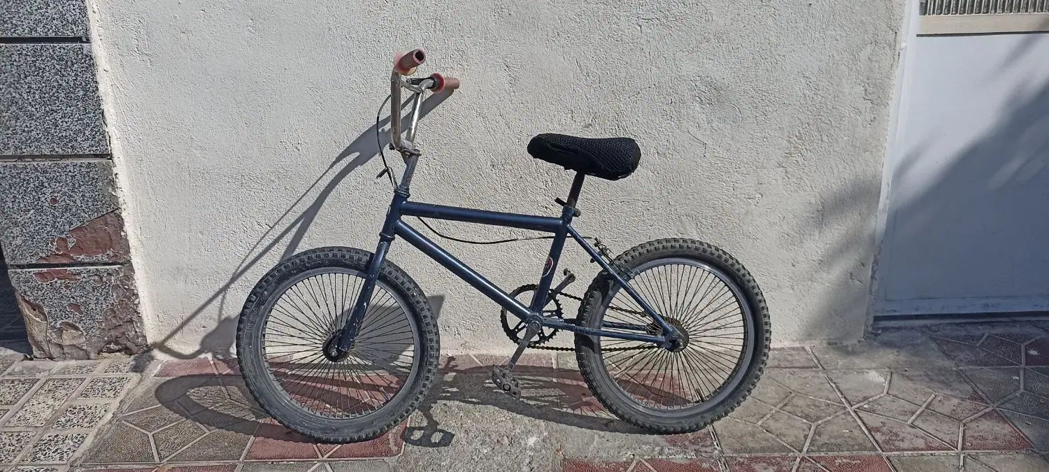دوچرخه بی‌ام‌ایکس bmx کاملاً سالم دو عدد پرچم|دوچرخه، اسکیت، اسکوتر|نظرآباد, شهرک سید جمال الدین|دیوار