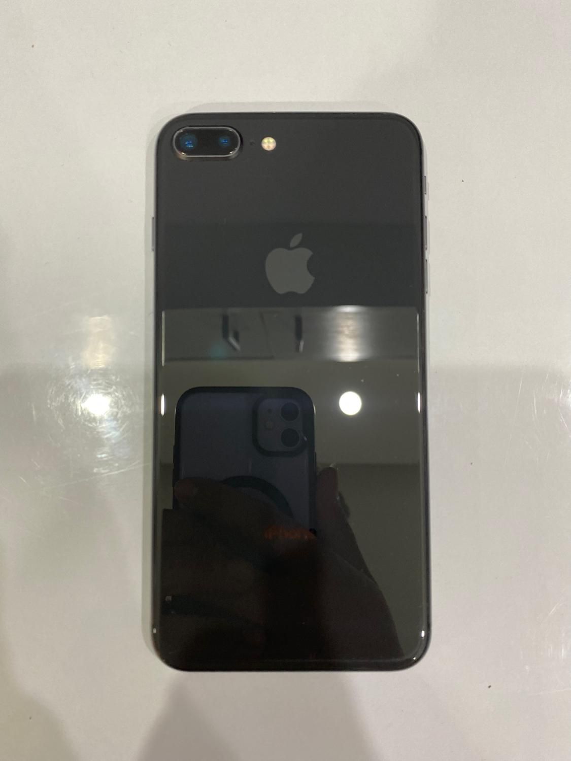 اپل iPhone 8 Plus با حافظهٔ ۲۵۶ گیگابایت|موبایل|بوشهر, |دیوار