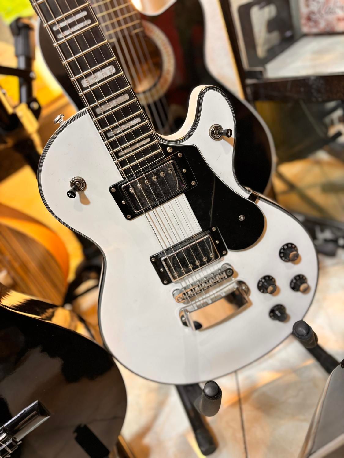 گیتار الکتریک وارداتی و ایرانی|گیتار، بیس، امپلیفایر|کرج, حسین‌آباد|دیوار