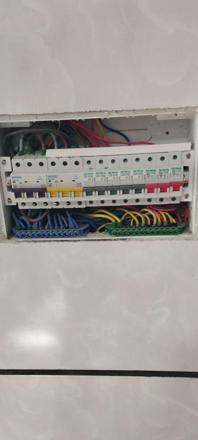 برقکاری ساختمان/برق ساختمان/ برق کشی ورفع اتصالی|خدمات پیشه و مهارت|فولادشهر, C5|دیوار