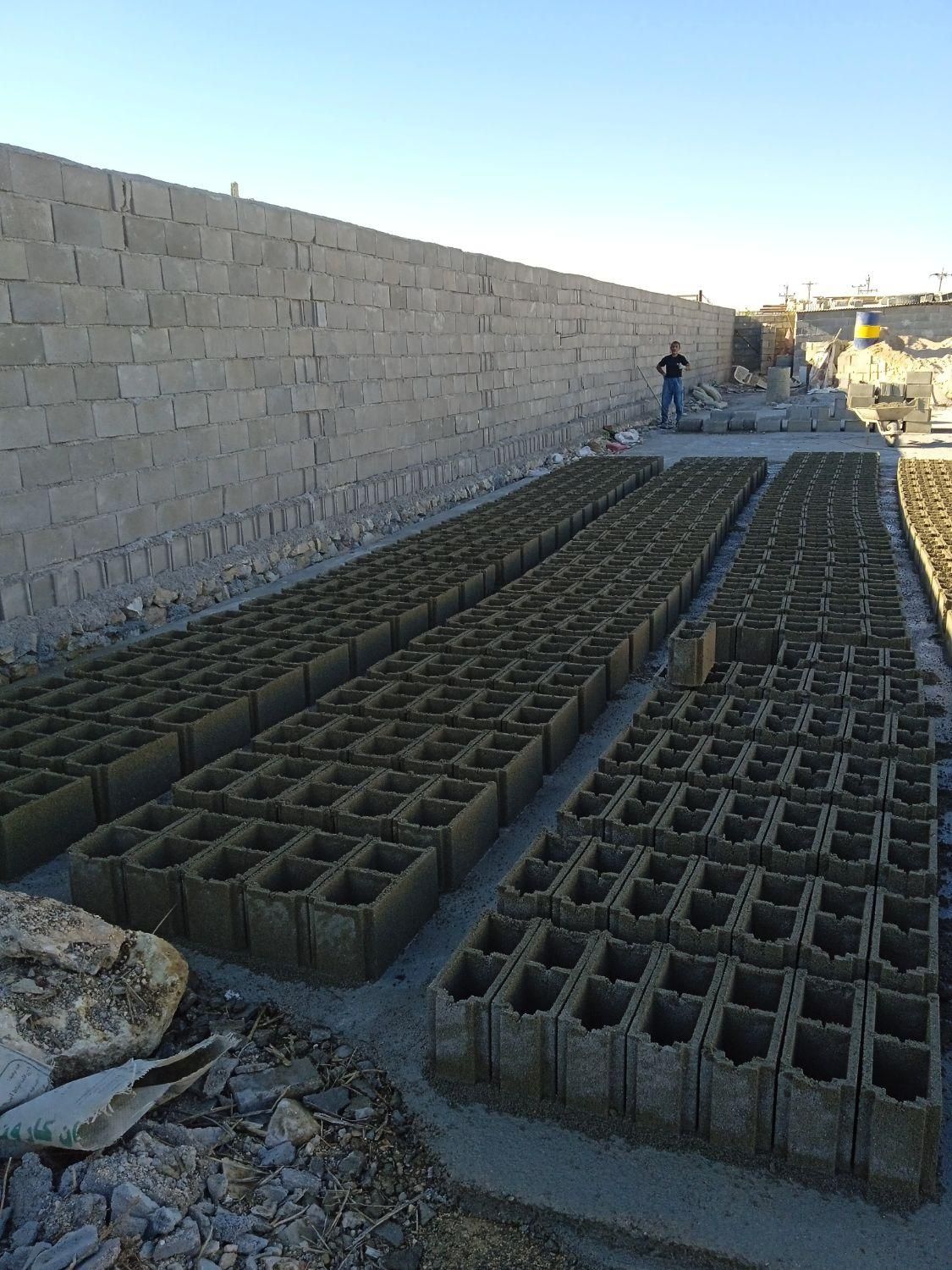 کارگاه بلوکزنی ومصالح فروشی بینایی|مصالح و تجهیزات ساختمان|ایذه, |دیوار