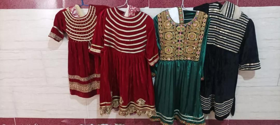 چند دست لباس کت|لباس|پاکدشت, |دیوار