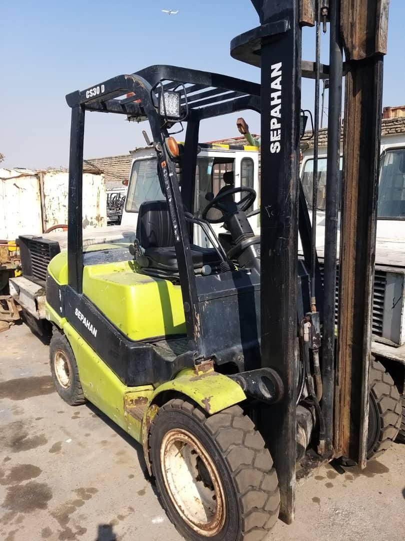 خریدار انواع بالابر و لیفتراک|ماشین‌آلات صنعتی|ری, دولت‌آباد|دیوار