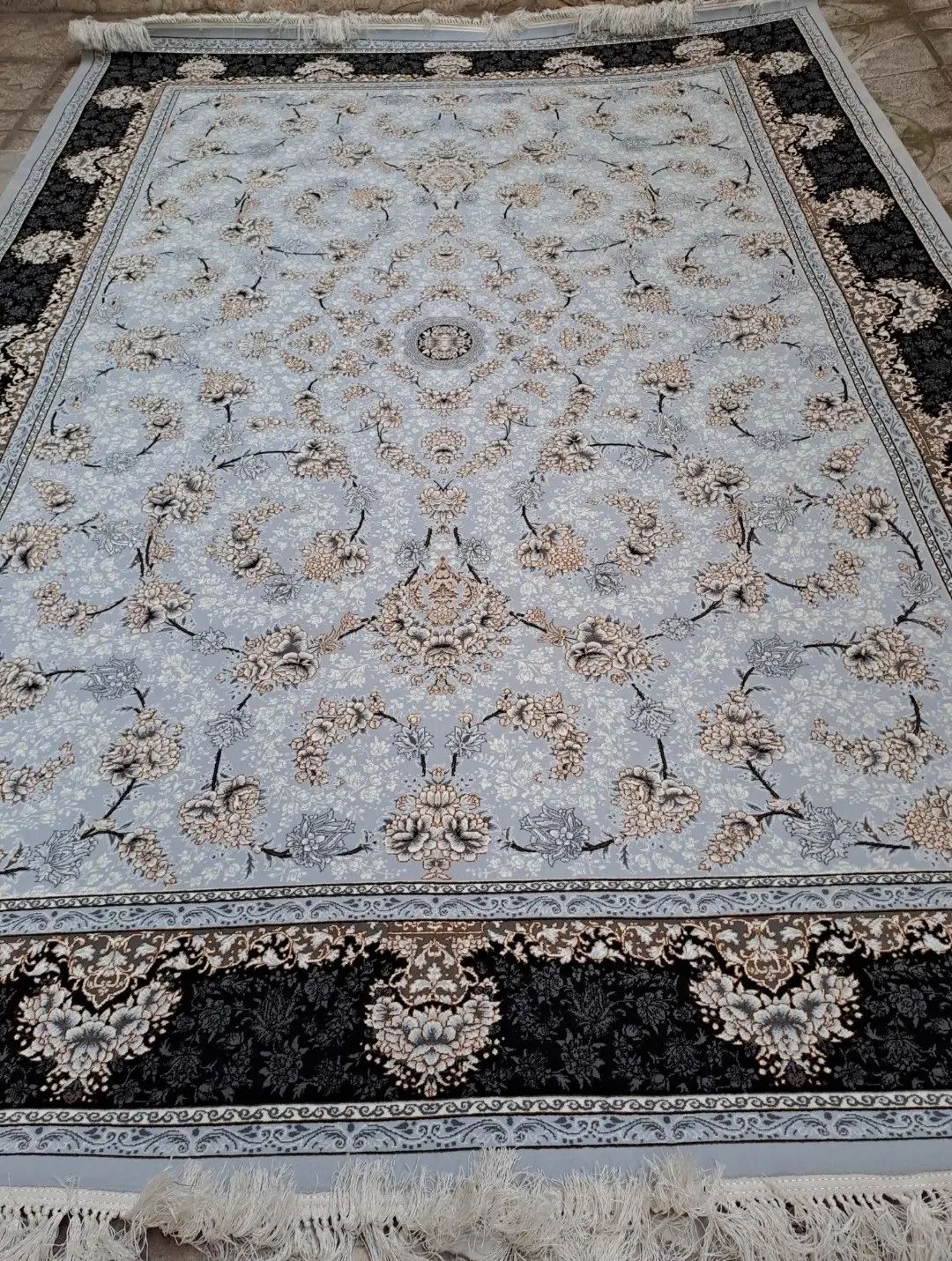 یک تخته فرش ماشینی ۹ متری کاملا نو با تراکم بالا|فرش|رشت, لاکانی|دیوار