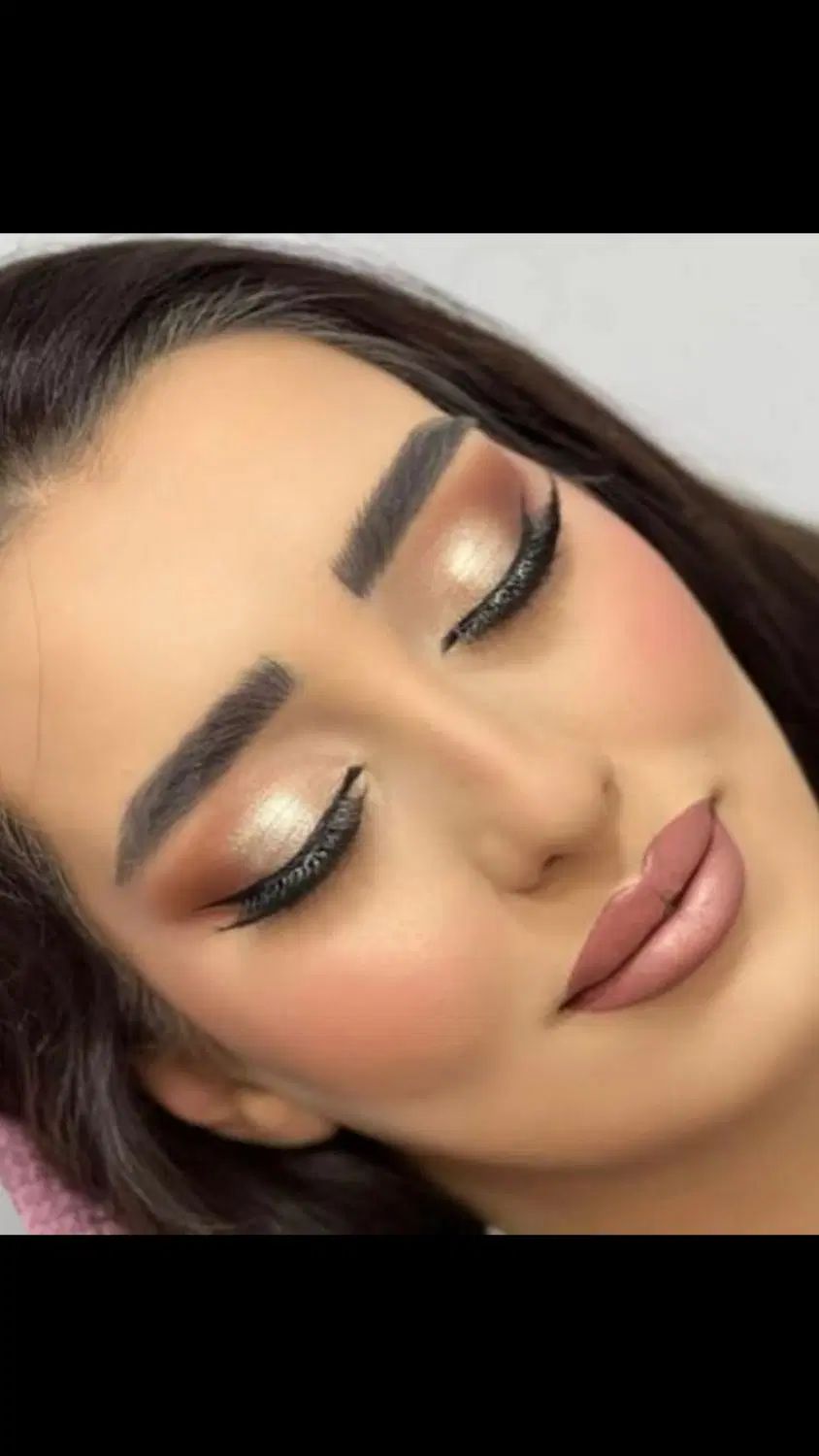 شینیون ومیکاپ باهم ۴۳۰ رنگ مو آمبره مش ۳۰۰ تا۹۰۰|خدمات آرایشگری و زیبایی|ابهر, |دیوار