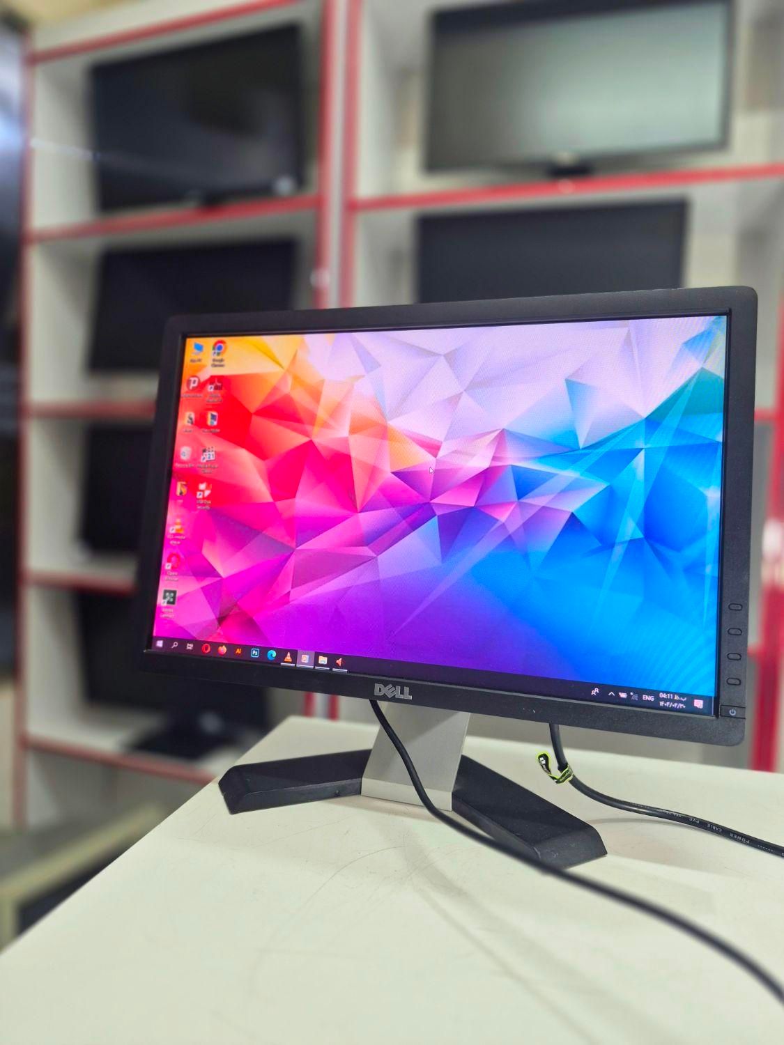مانیتور 19 Dell اروپایی display vga dvi پنل led|قطعات و لوازم جانبی رایانه|شیراز, زند|دیوار