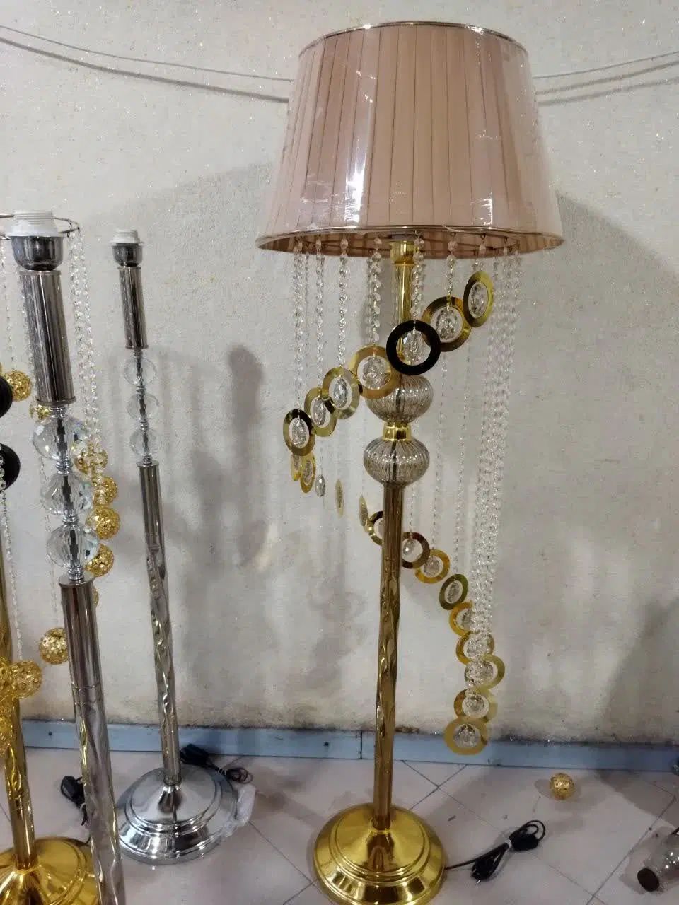 آباژور ایستاده بلند|چراغ خواب و آباژور|ارومیه, |دیوار