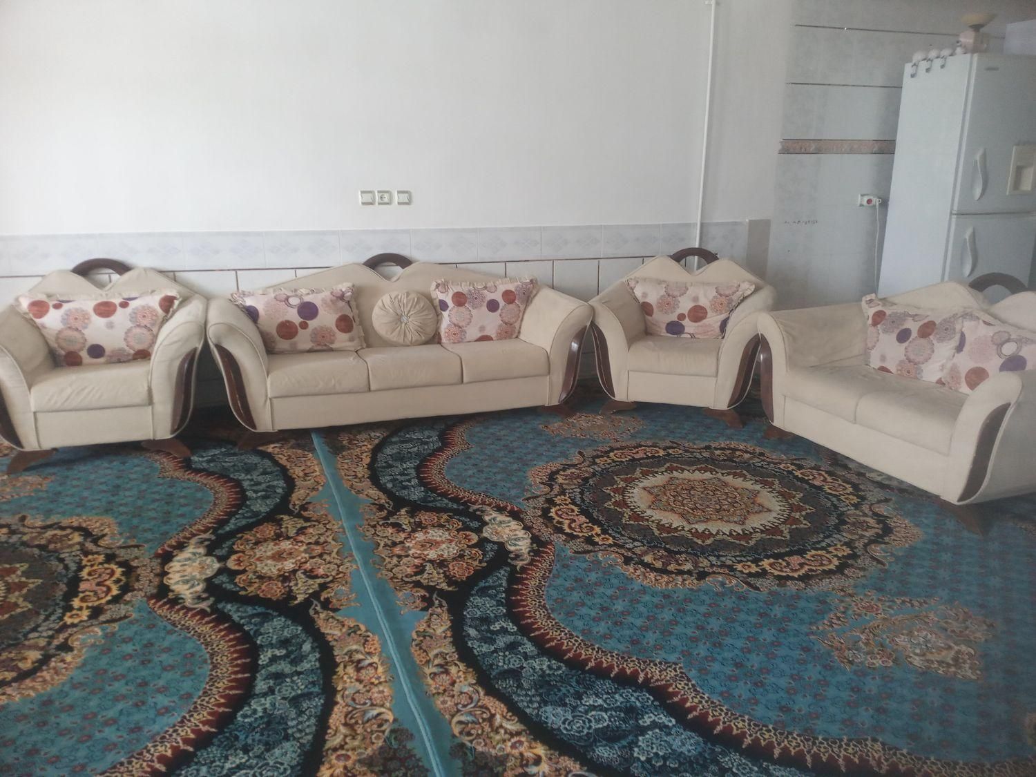 مبل ۷نفره،،قیمت ۷ تومان،تخفیف دارد|مبلمان خانگی و میز عسلی|سمیرم, |دیوار