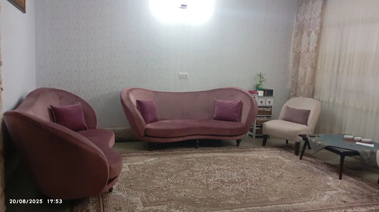مبل ۸نفره نو برای عروس دوماد به خاطر مهاجرت فوری|مبلمان خانگی و میز عسلی|تهران, ده‌ونک|دیوار